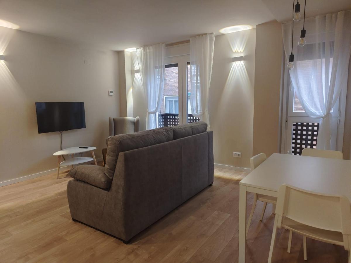 Apartamentos Picasso Алькала-де-Энарес Экстерьер фото