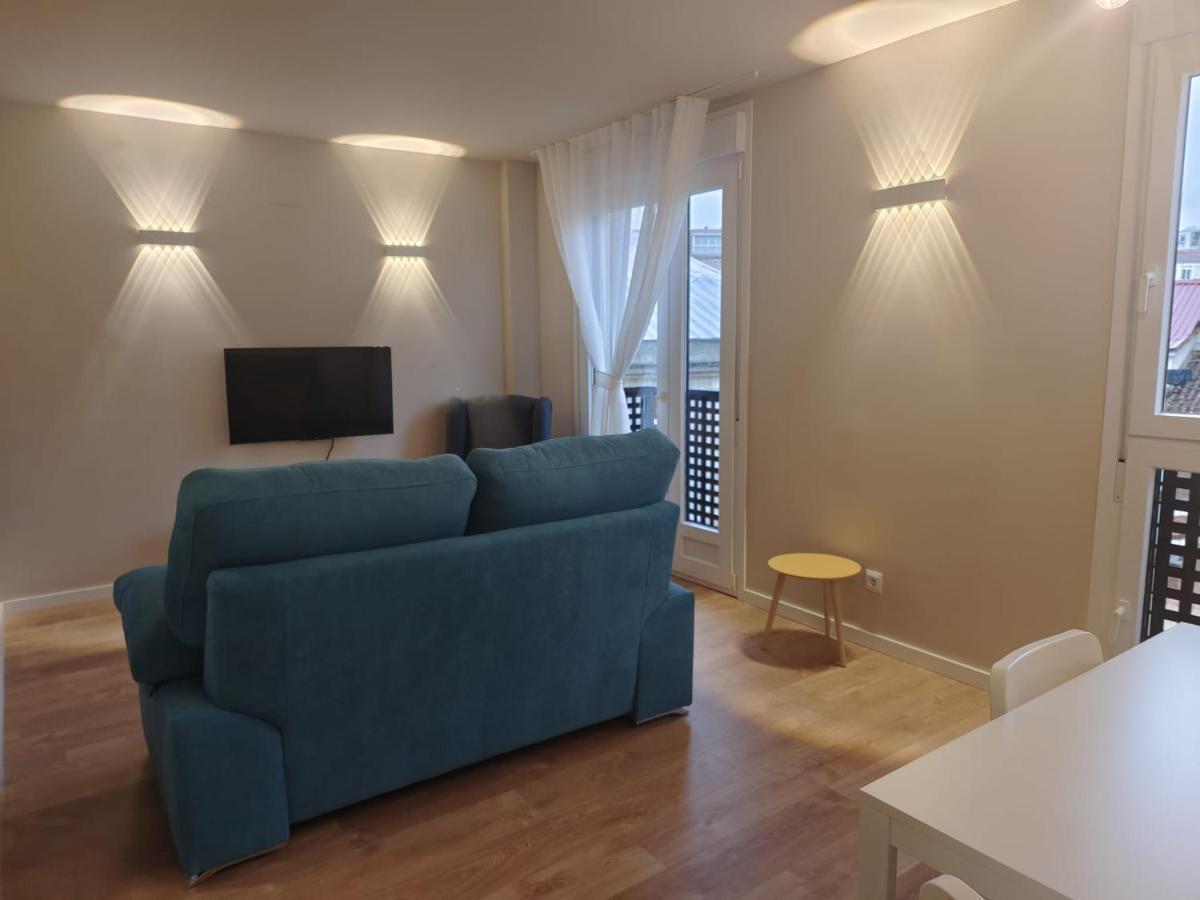 Apartamentos Picasso Алькала-де-Энарес Экстерьер фото