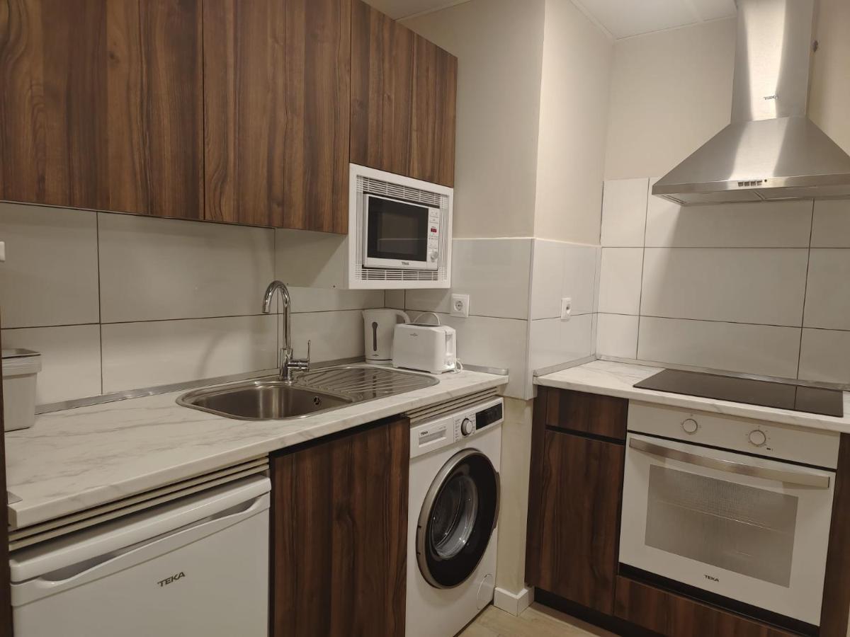 Apartamentos Picasso Алькала-де-Энарес Экстерьер фото