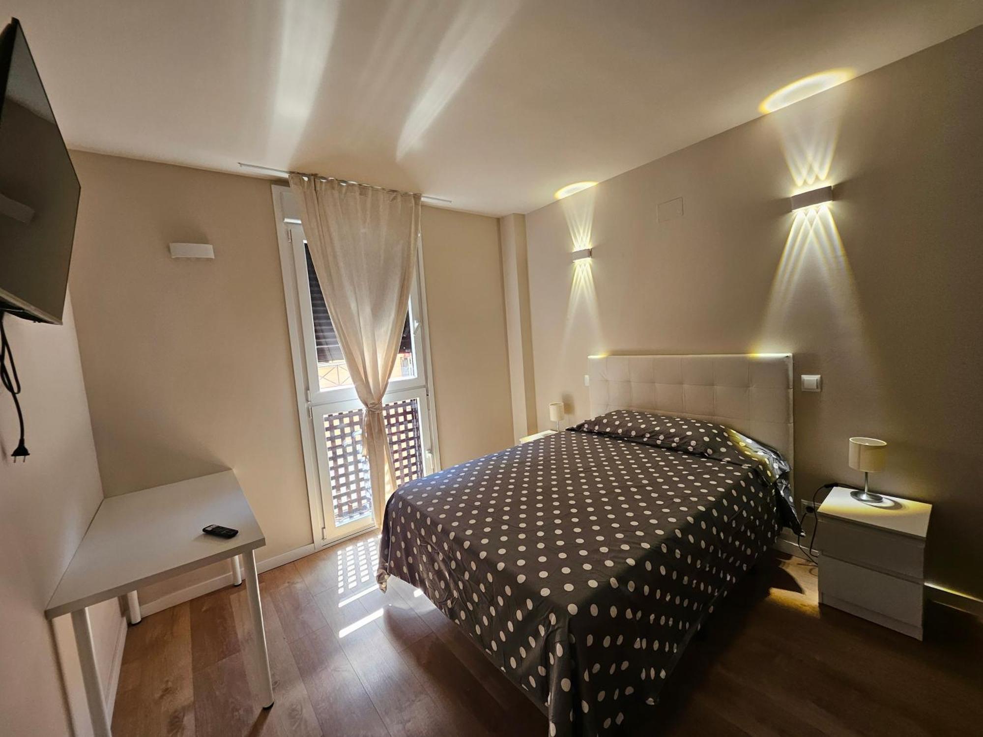 Apartamentos Picasso Алькала-де-Энарес Номер фото