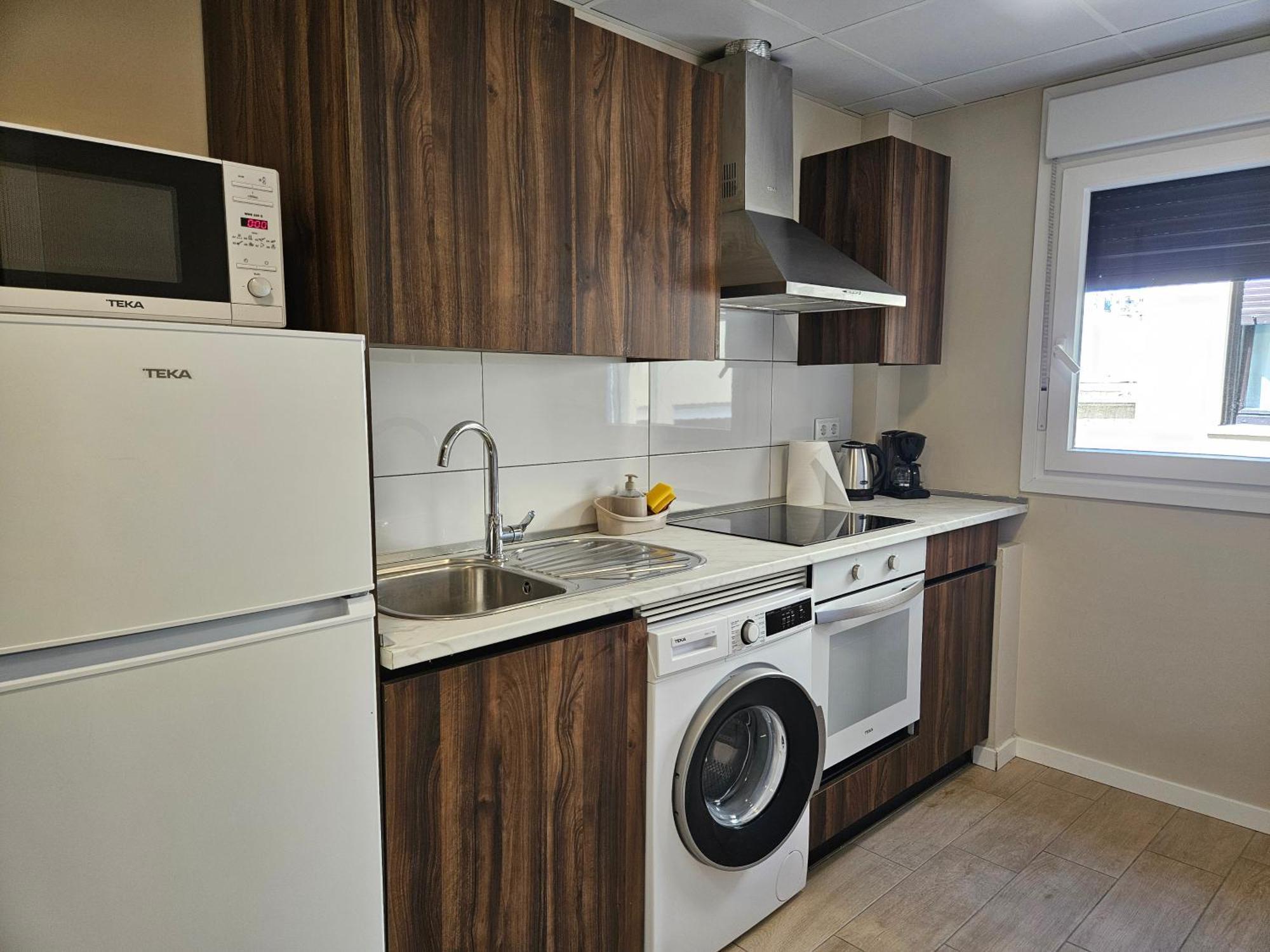 Apartamentos Picasso Алькала-де-Энарес Номер фото